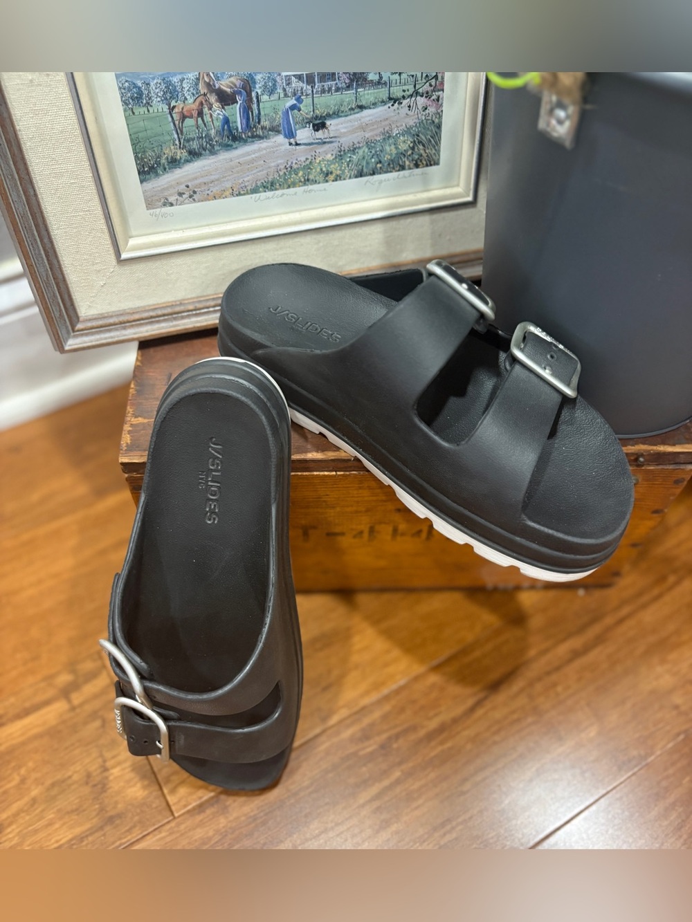 J/SLIDES Sandals Black Slides White Trim Silver Buckles Flatform Platform SZ 7 - Picture 5 of 8